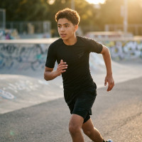 Set 3 pièces Sport Homme: T-shirt compression, Bike et Short Noirs
